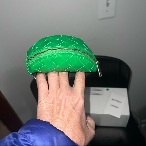Bottega Veneta wrist pouch in parakeet green. - Picture 4 of 10